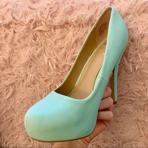 Mix No. 6 Pumps - Aqua
